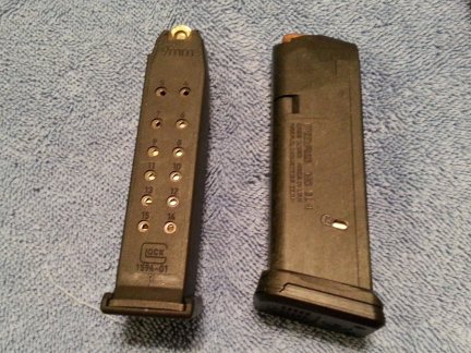 Magpul PMAG 15 Magazine vs Glock factory magazine.